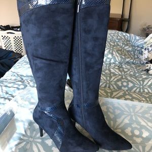 Size 8 1/2 sapphire blue boots. Brand new!